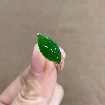 Fashion trendy hetian jade gold inlaid hand jewelry for wife