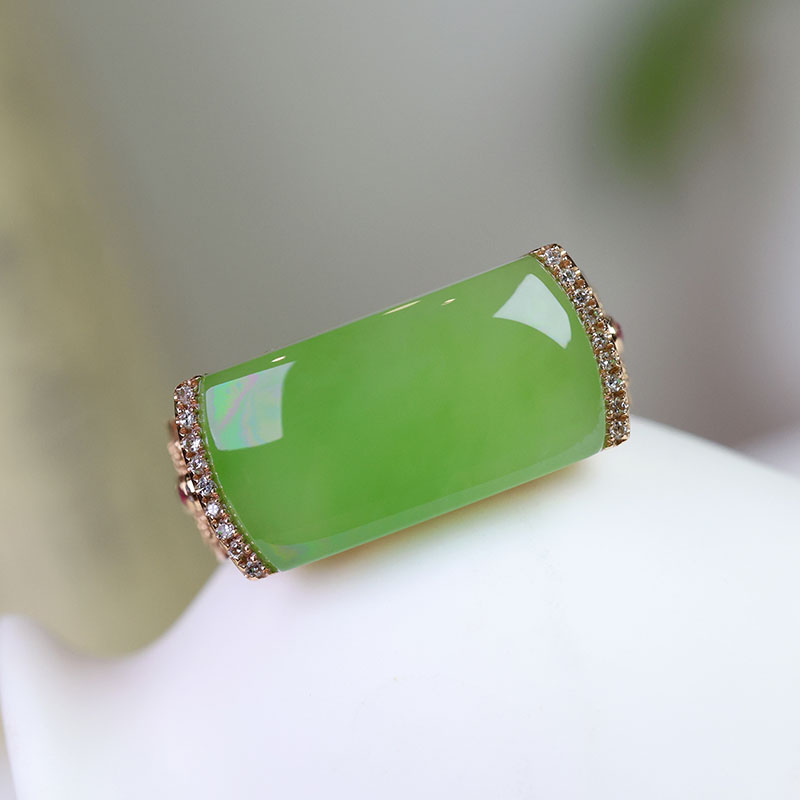 Fashion trendy Hetian jade gold inlaid hand jewelry for wife