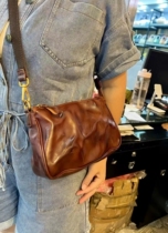 New wrinkled washed and rubbed vintage mens shoulder bag crossbody bag vegetable tanned first layer cowhide chest bag small genuine leather