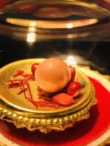 Tibetan Gongga Temple please ask the Red God of Wealth sturdy son a size 10mm to support the shrine