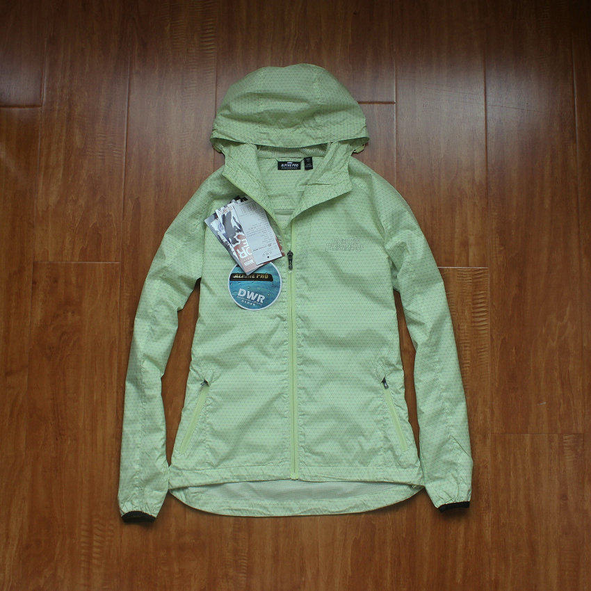 Lightweight outdoor sports windbreaker women's jacket spring and autumn coat Tibet running cross-country travel large size