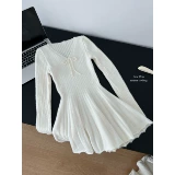 Бархатное приталенное платье, трикотажная мини-юбка, V-образный вырез