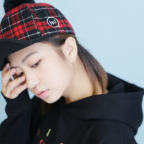 Mr. Xiongs Xiong family excellent products autumn and winter female British tide Korean version of hairball hat woolen courtesy baseball cap