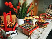 Private kitchen door-to-door Western food chef cold dinner will set up a tea break dessert table customized opening celebration birthday party