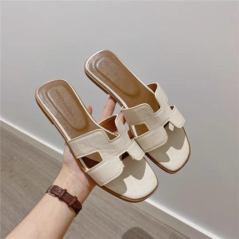 Fashionable Summer New Flat Korean-Style Slip-On Beach Non-Slip Slippers 2026 Internet Celebrity Hot Item