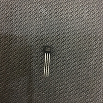 Can directly shoot the C945 2SC945GR331 TO-92 NPN commonly used ECB pin direct plug direct transistor