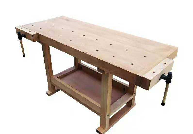 Working bench for woodworking