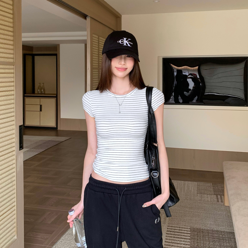 Iamannieww Black and White Striped Short-Sleeved T-Shirt for Women Spring New Slim Fit Round Neck Short Top