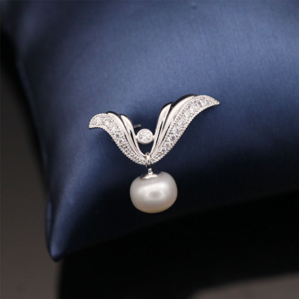 Mini chống ánh sáng trâm nữ đơn giản linh hoạt áo sơ mi pin phụ kiện áo khoác trâm cài cúc áo len pin trâm hoa cài áo