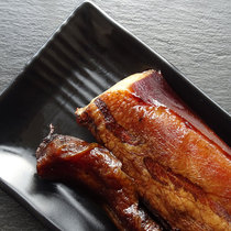 Bacon Hunan specialty authentic farmhouse homemade firewood fire smoked partial fertilizer Sichuan Xiangxi pork pork bacon 500 grams