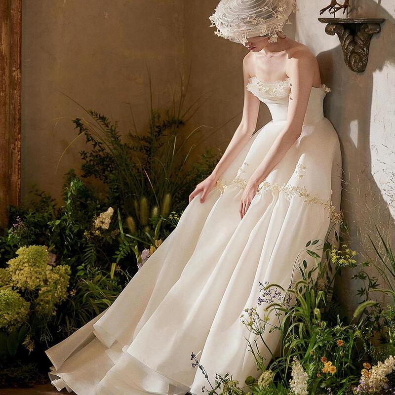 Alice Haute Couture Light Wedding Dress Simple Design "Wooden House Daisy" 2025 New Niche Light Luxury Bridal Gown Alice Haute Couture Light Wedding Dress Simple Design "Wooden House Daisy" 2025 New Niche Light Luxury Bridal Gown