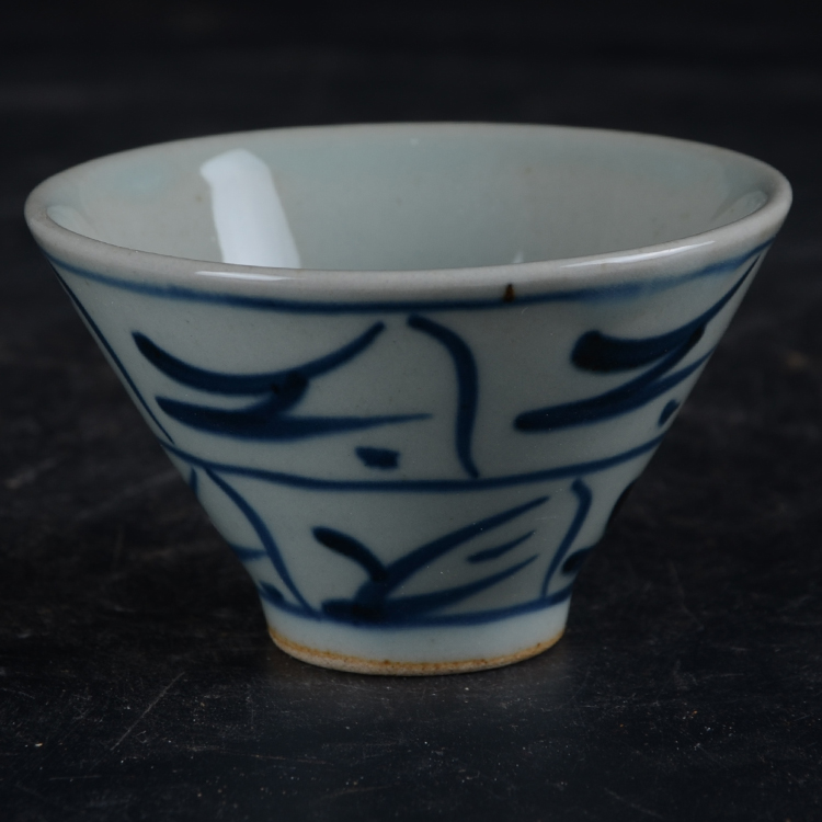 Late Qingmin kilns hand-painted green flower knife tattooing cup tea cup pu-erh tea cup ancient play antique antique old stock-Taobao
