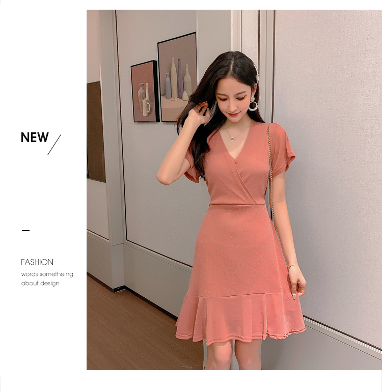 VK旗艦店 韓系亮絲V領后背露腰收腰顯瘦氣質短袖洋裝
