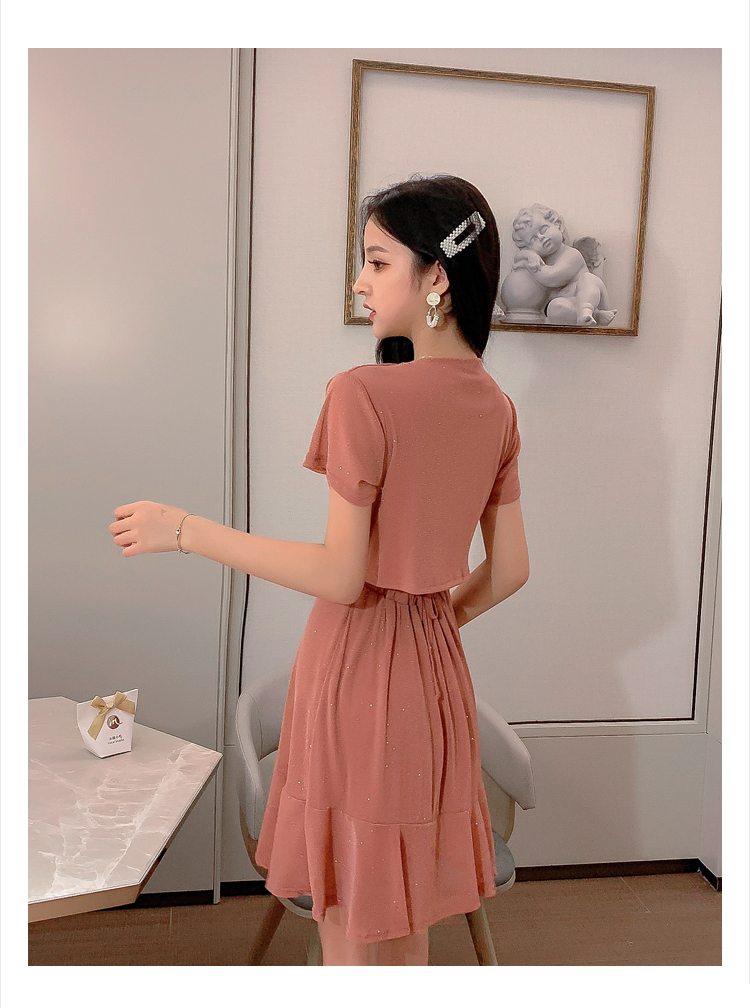 VK旗艦店 韓系亮絲V領后背露腰收腰顯瘦氣質短袖洋裝