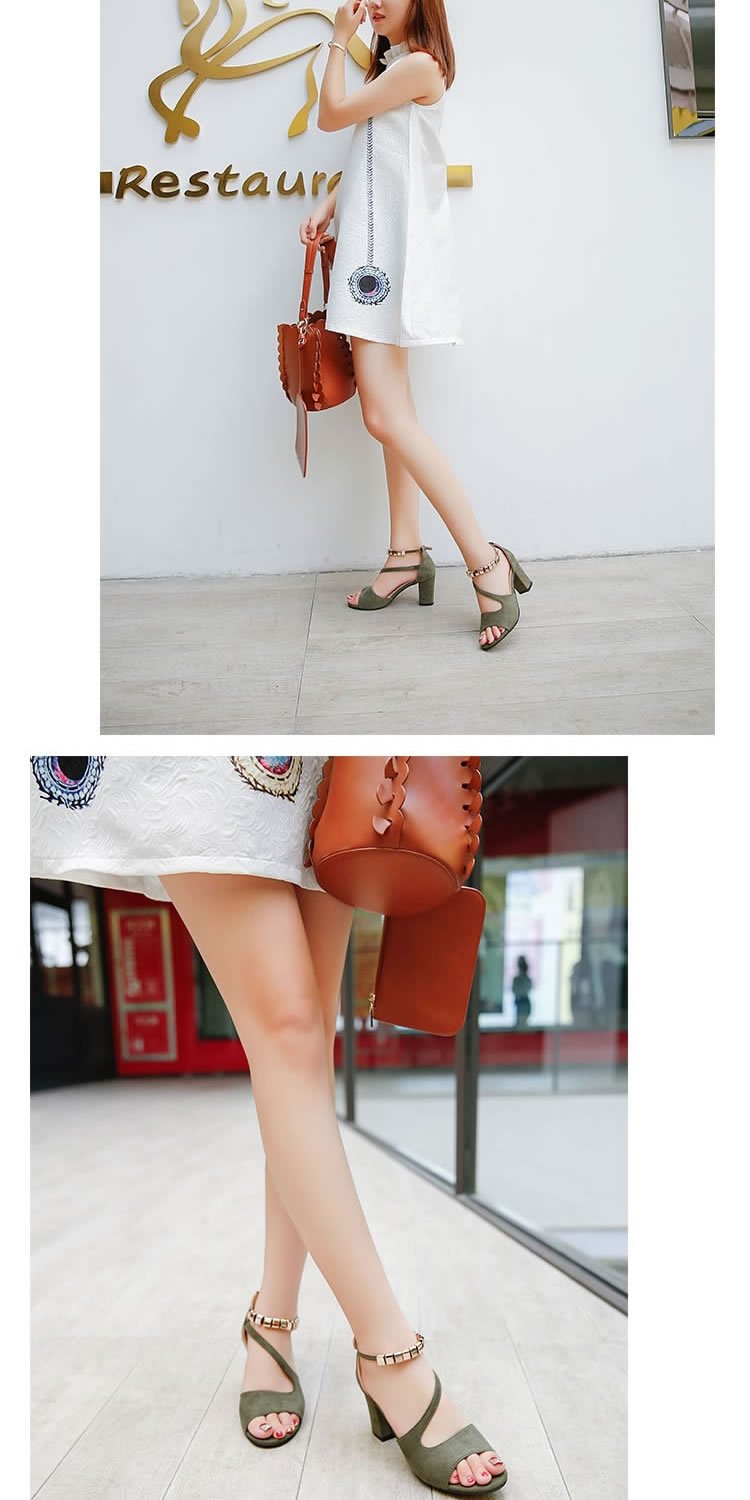 Dadong 2018 hè mới sandal giày nữ hở ngón với giày Roman mờ phía trước và sau có khóa chữ dép crocs nữ