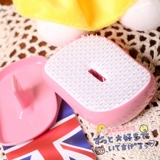 Британская принцесса Royal Использование Tangle Teezer/TT Hairdressing Compe без завязки, чтобы предотвратить повреждение, чтобы предотвратить легкую расческу для волос.