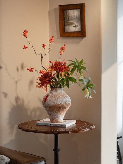 String of Golden Chrysanthemums, Water Stone Banyan, Simulated Fake Floral Art, High-End Realistic Decoration, New Year Guest Restaurant, Retro Ceramic Vase