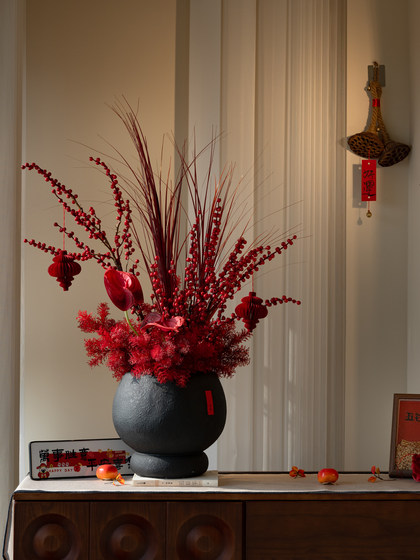 Chinese Red Housewarming Artificial Flowers, New Year's Eve Flower Decorations, Red Anthurium Fake Flowers with a High-End Feel for the Living Room, Festive New Year Bouquet