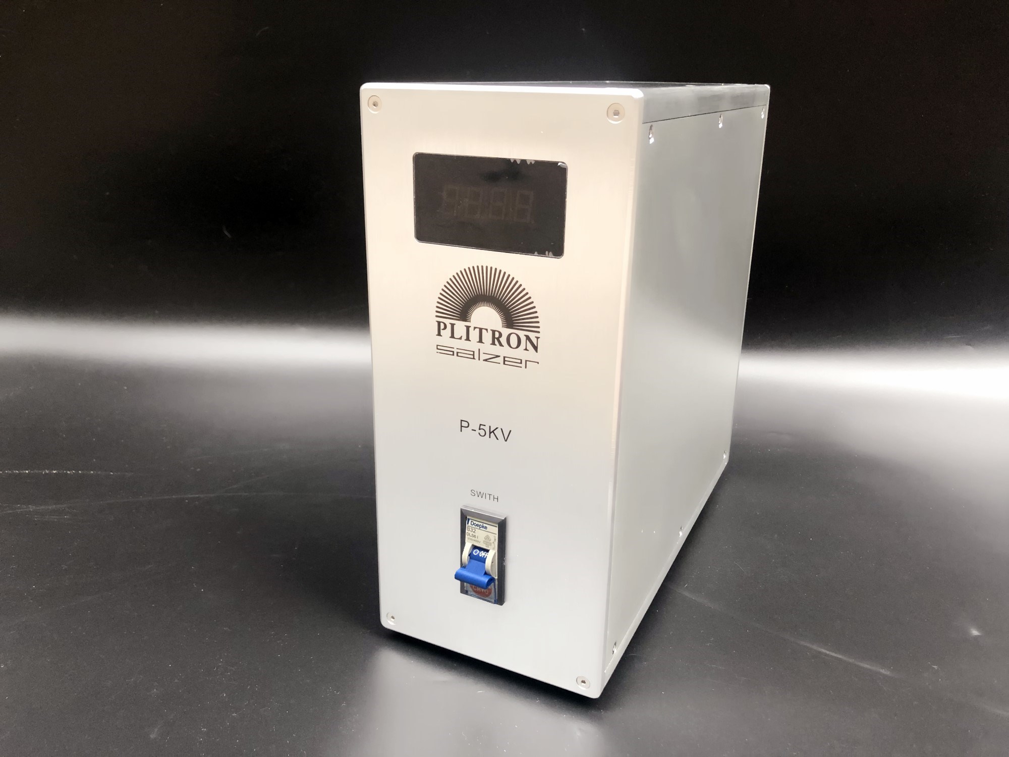 Canada (PLITRON) 5000W 220V variable 220V 100V power isolation transformer purifier