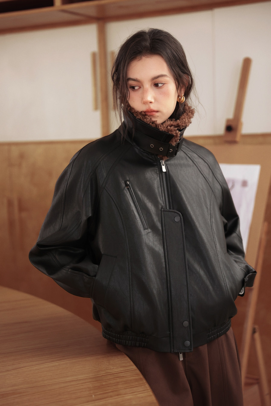 Andyレザーライダースジャケット ファー襟付き Andy レザーライダースジャケット 黒 ファー襟付き Andy レザー