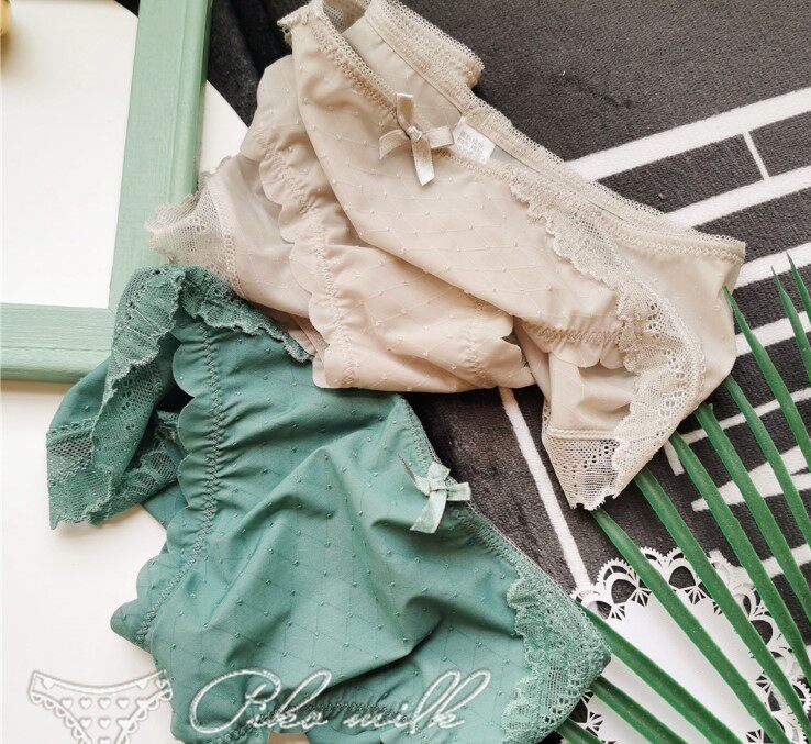 Diamond grid Elegant Fresh Cute Low Waist Sexy Superior Ice Lace Lace Women Briefs Soft And Breathable Cotton Stalls