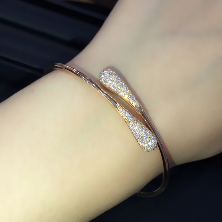 Diamond bracelet 18k gold female insert diamond rose gold white gold cold light wind lovers net red pass on little crowdsourced fresh 
