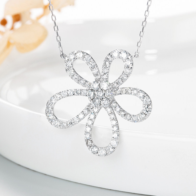 Liao Fu People Jewelry 18K Platinum Floral Diamond Necklace Women Big Flowers Real Drill Lock Bone Chain Neck Accessories Customize