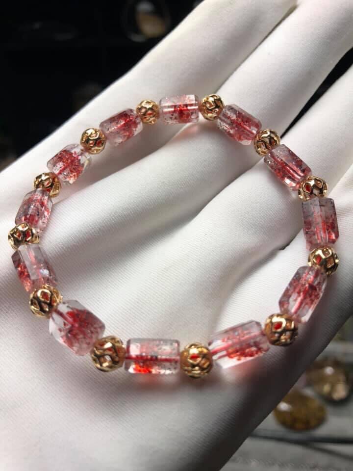 晶彩石族的小店