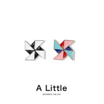 A Little windmill mini brooch cute Japanese cartoon men and women pin couples metal badge