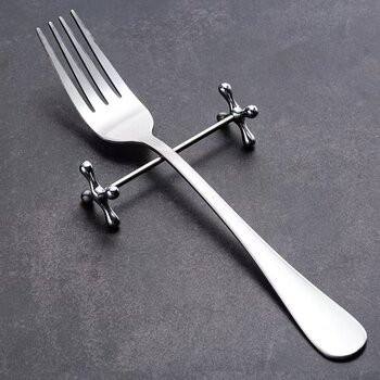 Chopstick stand forks, forks, spoons, chopsticks, pillows, stainless steel hotel table, metal chopsticks, creative japanese and korean tableware stand