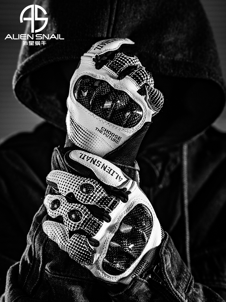 Motorcycle gloves alien snail T3 cycling gloves carbon fiber anti - fall men and women four seasons of breathable locomotive gloves