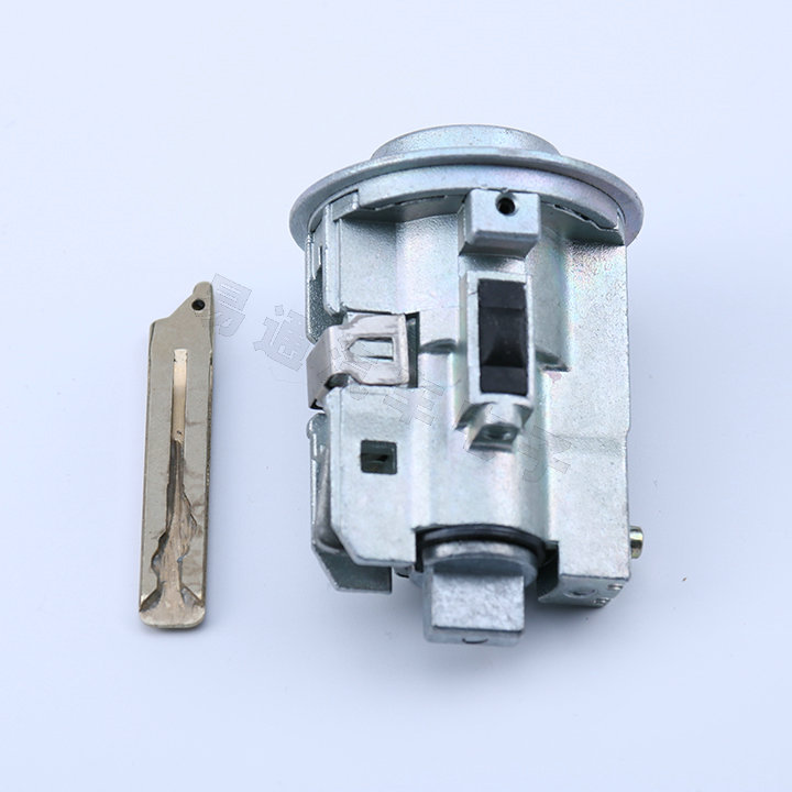 Suitable for Toyota 15 Camry Ignition Lock with 1 Key Head Camry Point Car Fire Lock Cylinder