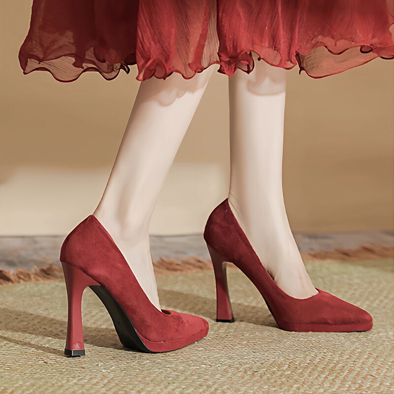 2026 Spring and Autumn New Vintage Red Small Size Platform Shoes Small Size Pointed Toe Chunky Heel Ultra High Heels Large Size
