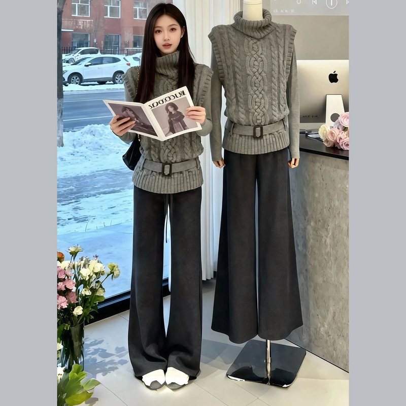 Gray High-Neck Cable Knit Vest Women's Autumn and Winter Fashionable and Sophisticated Layered Base T-Shirt Two-Piece Set