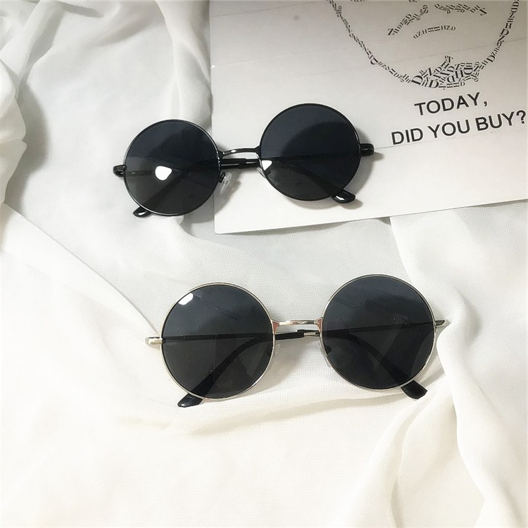 Kính râm tròn retro gương kim loại nam nữ kính râm mô hình cha mẹ con nhỏ khung tròn đám cưới phù rể đạo cụ kính nam