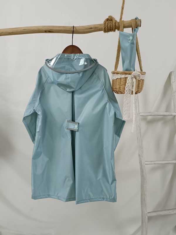 Japanese-Style Children's Raincoat for Boys and Girls, 4-Year-Old Kindergarten Boys, Students, Backpack-Compatible Rain Poncho, Lightweight and Waterproof for Girls Japanese-Style Children's Raincoat for Boys and Girls, 4-Year-Old Kindergarten Boys, Students, Backpack-Compatible Rain Poncho, Lightweight and Waterproof for Girls