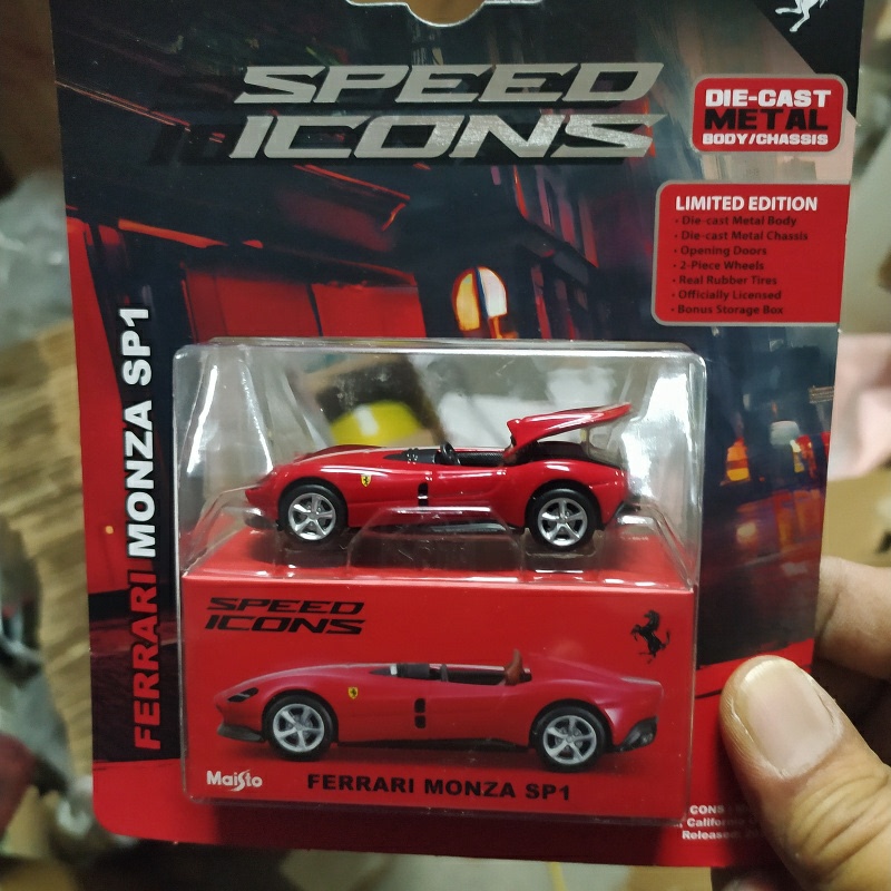 Maisto 1:64 Scale Ferrari Alloy Car Model Simulation Porsche Lamborghini Lightning Boy Collectible Display Piece