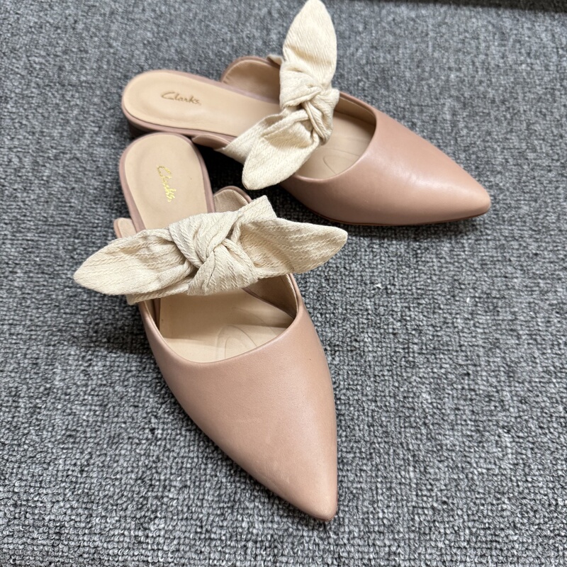 Clarks Women's Summer Pointed-Toe Flat Half-Closed Slippers for Outdoor Use Laina 15 Mule Clarks Women's Summer Pointed-Toe Flat Half-Closed Slippers for Outdoor Use Laina 15 Mule
