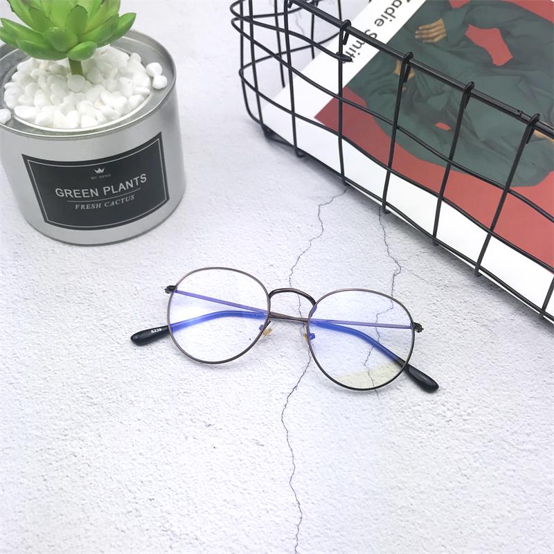 Kính gọng tròn chống kính xanh gọng kính bên nam có thể được trang bị kính cận thị gọng kính hình lõm đồng bằng nữ Yan Yanguang thủy triều kính thời trang nữ