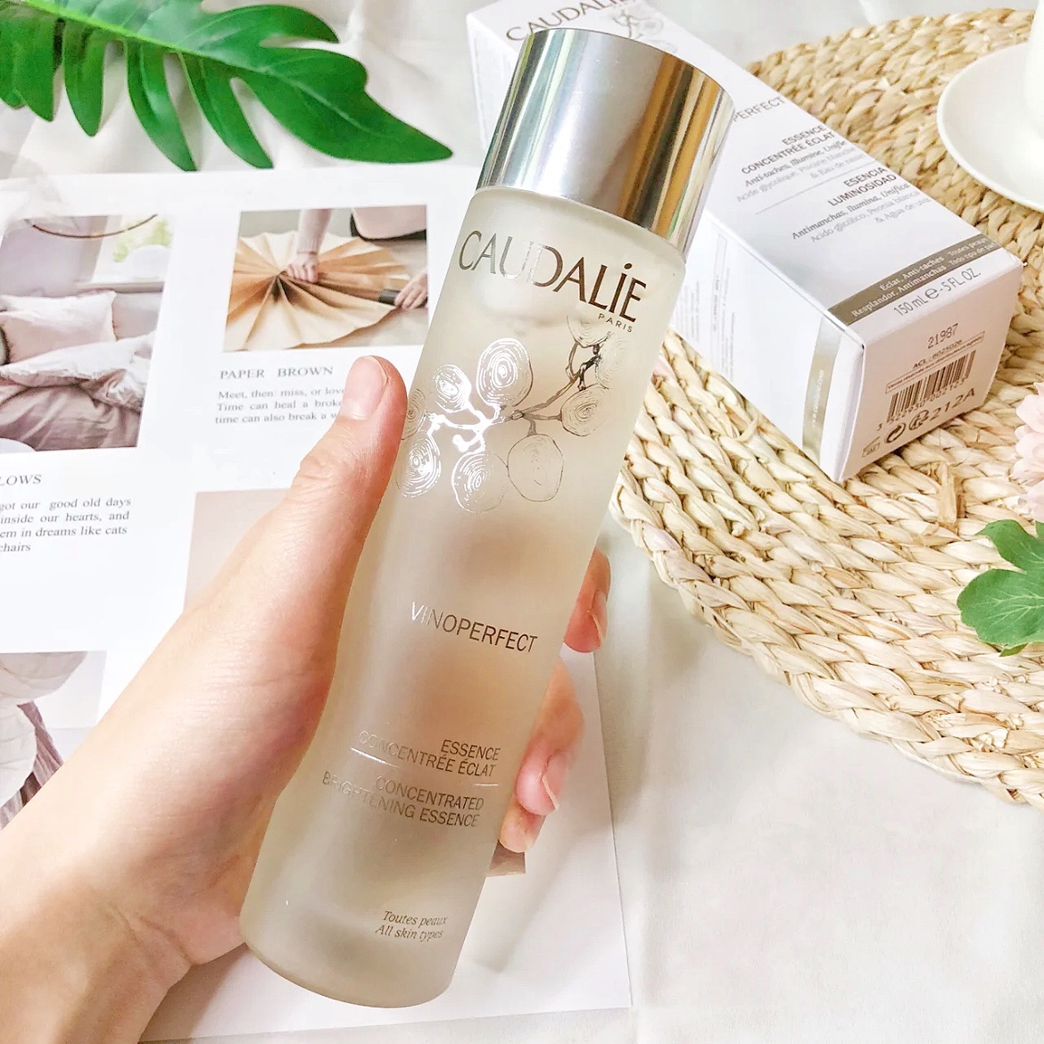 Moisturizing, moisturizing, brightening skin tone) Caudalie Brightening Essence 150ml