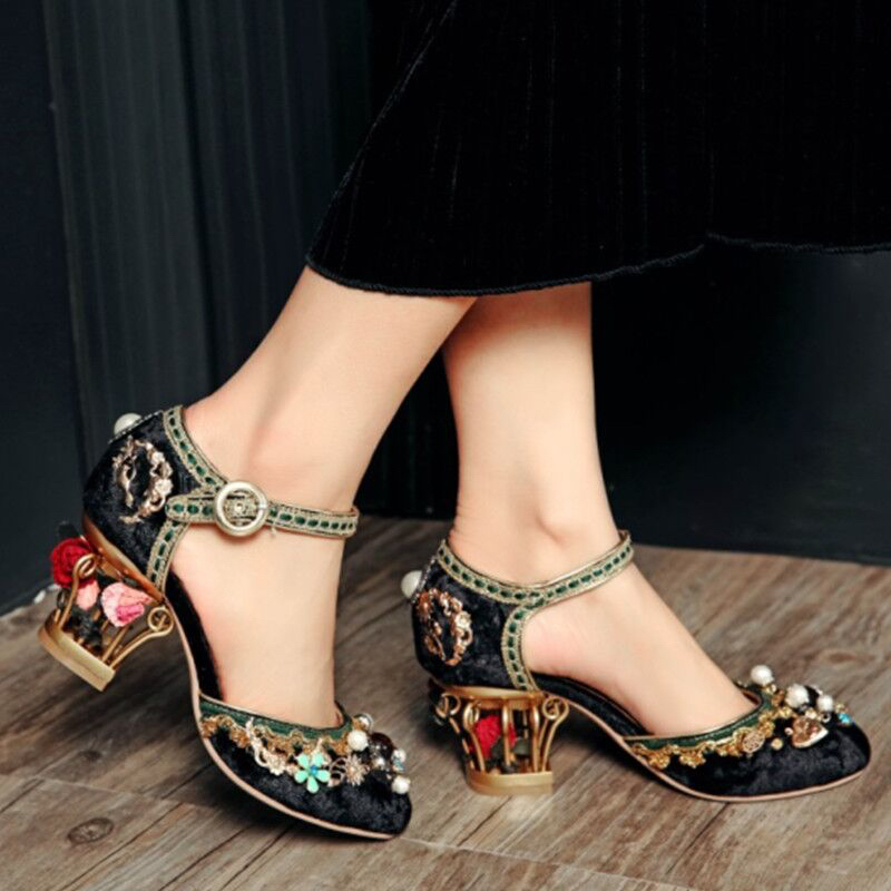 Retro Chinese Style High Heels with a Single Strap, Mary Jane Shoes, Chunky Heel, Closed-Toe Sandals, Suitable for Pairing with Cheongsam, for Hosting Banquets