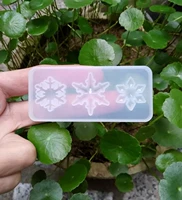 3 отверстия маленьких снежинок