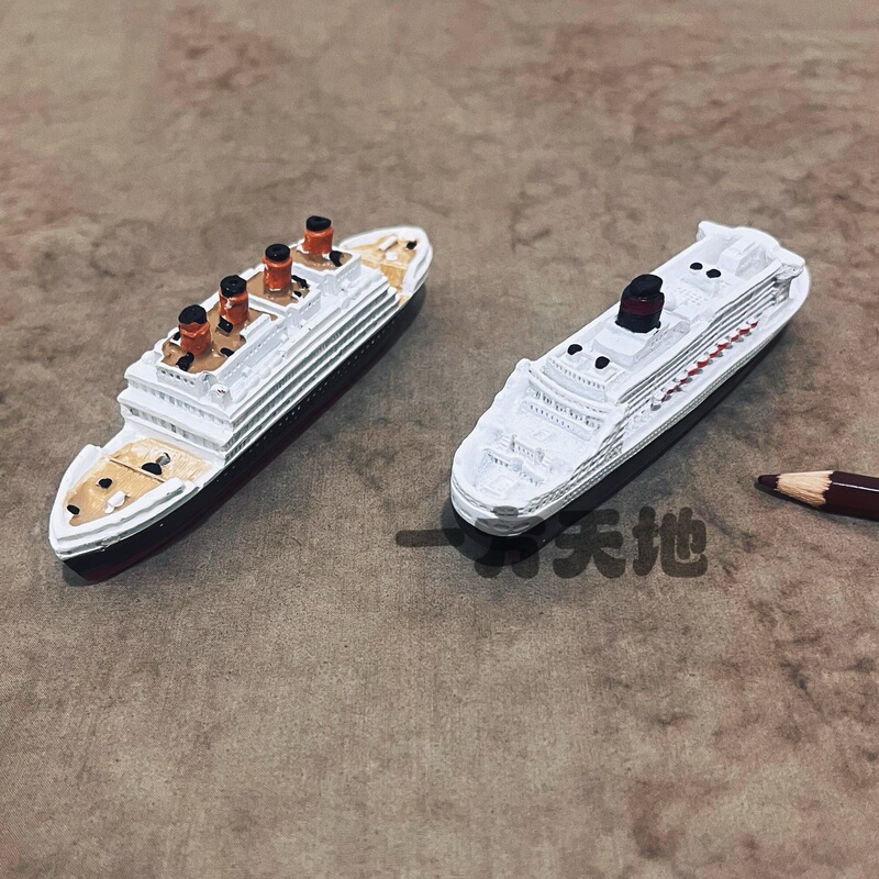 Scene Model Simulation Miniature Retro Mini Cruise Ship Micro-Scenery Sand Table Shooting Props Landscaping Decoration Ornaments
