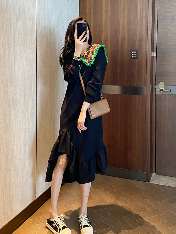 2022 autumn new French retro dress women's black long-sleeved lotus leaf collar mid-length version with a small sense of design