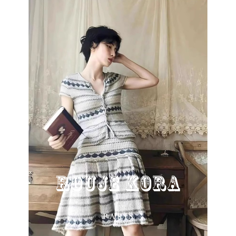 Set, advanced knitted top, skirt, french style, high-quality style Set, advanced knitted top, skirt, french style, high-quality style