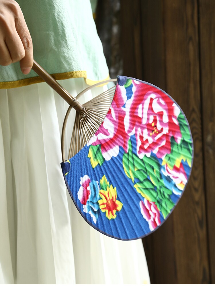 Chinese style northeastern village girl's floral cloth dance two-person floral ethnic all-cotton phoenix peony all-bamboo round futon fan