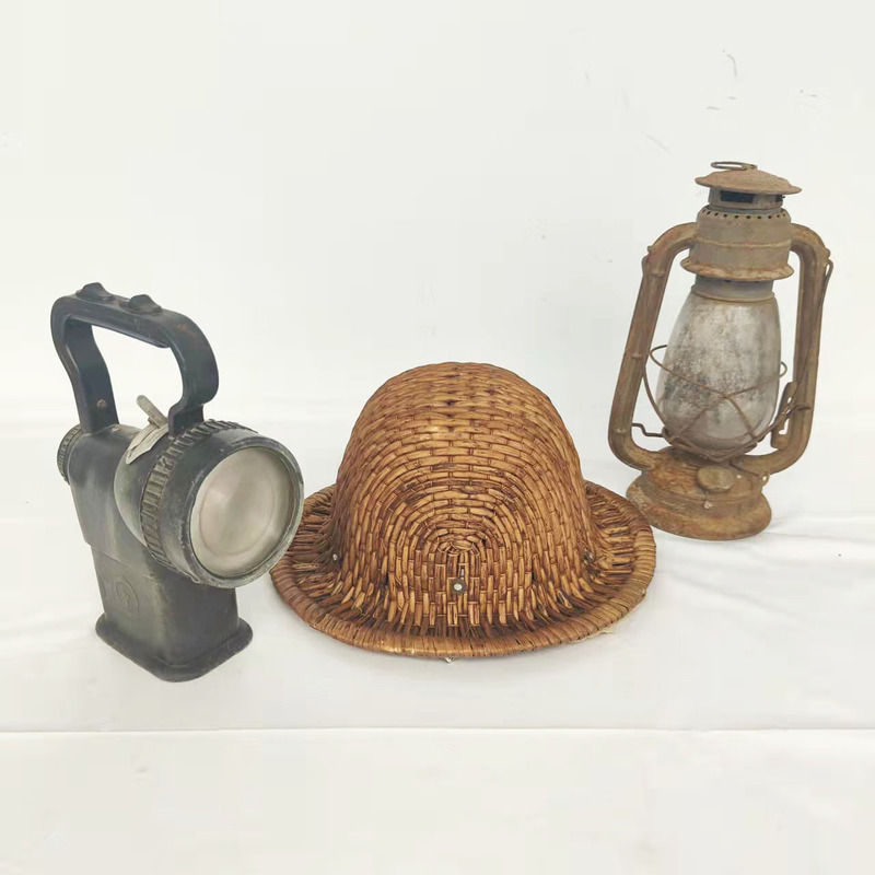 Old Items, Old Bamboo Hats from the 1950S, Miner's Safety Helmet, Bamboo Hat, Miner's Lamp, Retro Decorative Props and Ornaments