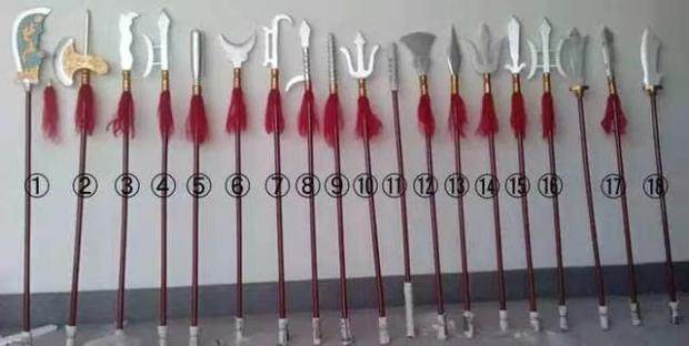 Costume drama film and television props wooden eighteen weapons full set of swords stage performance weapons props