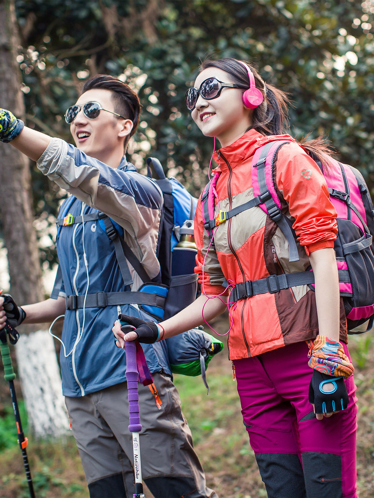 Outdoor Mountaineering Bag 40L Large Capacity Lightweight Travel Backpack Men's and Women's Backpack Waterproof Cycling Bag School Bag