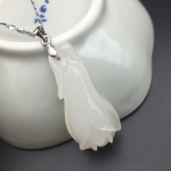 White jade pendant woman's jade necklace jade orchid jade pendant Yupei Yupei 925 silver chain son sent girlfriend jade pendant
